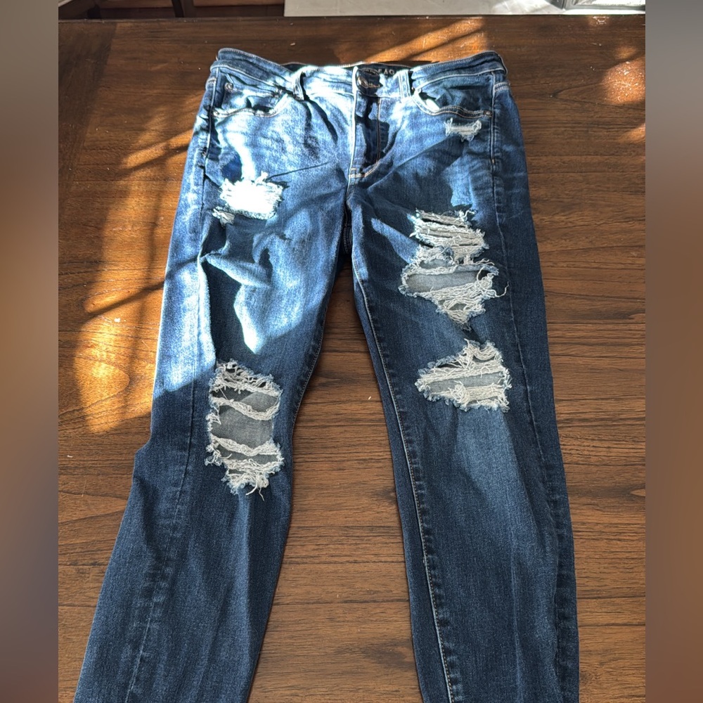 American Eagle Distressed high rise jeggings